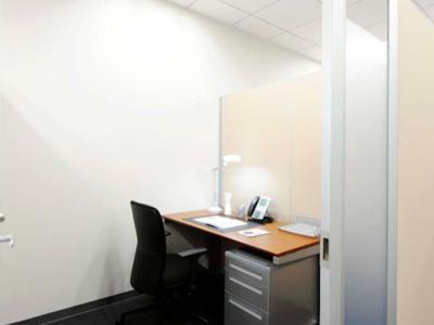 港区新橋のオフィス物件（新橋駅徒歩3分）