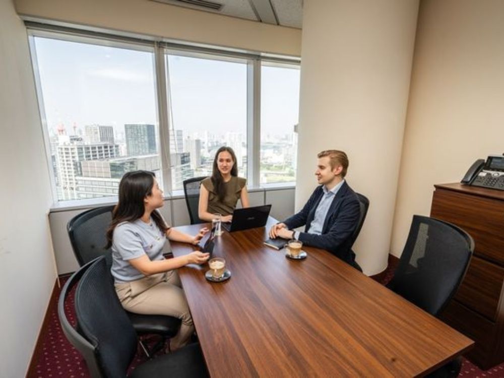 港区港南の2-3名用オフィス物件（品川駅徒歩3分、10坪未満）