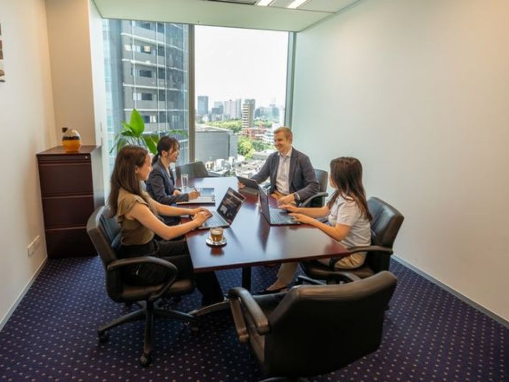 港区六本木の3-4名用オフィス物件（六本木駅徒歩2分、10坪未満）