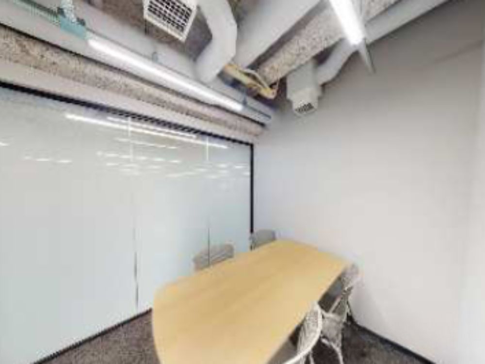 新宿区西新宿のセットアップオフィス物件（都庁前駅徒歩6分、約125坪）