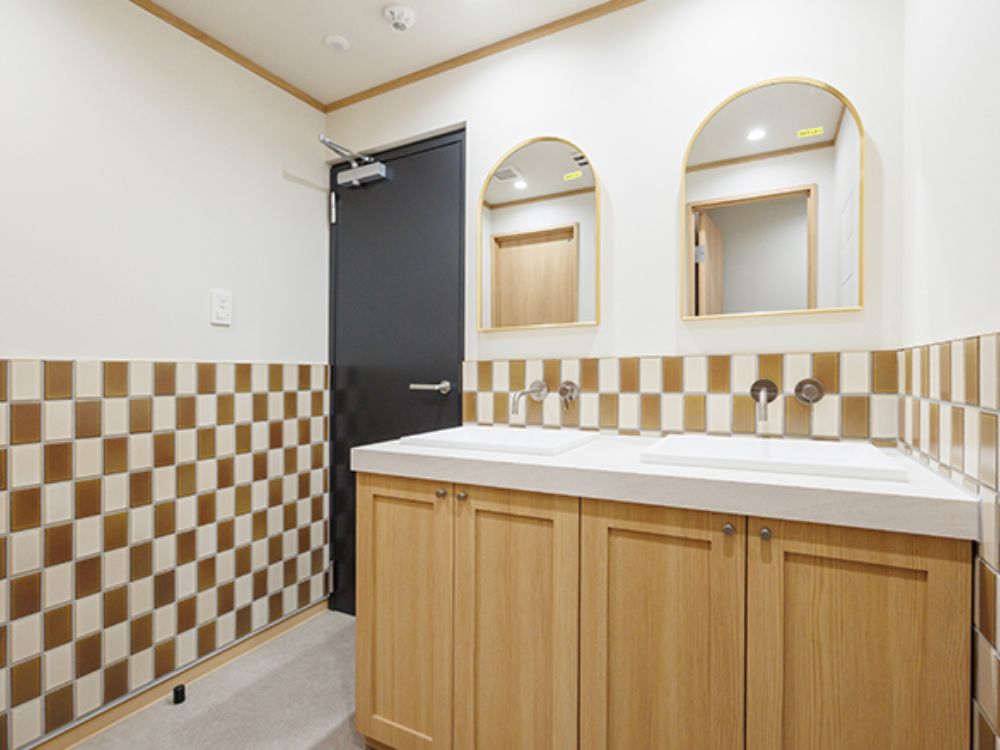 千代田区神田神保町のセットアップオフィス物件（神保町駅徒歩1分、約70坪）