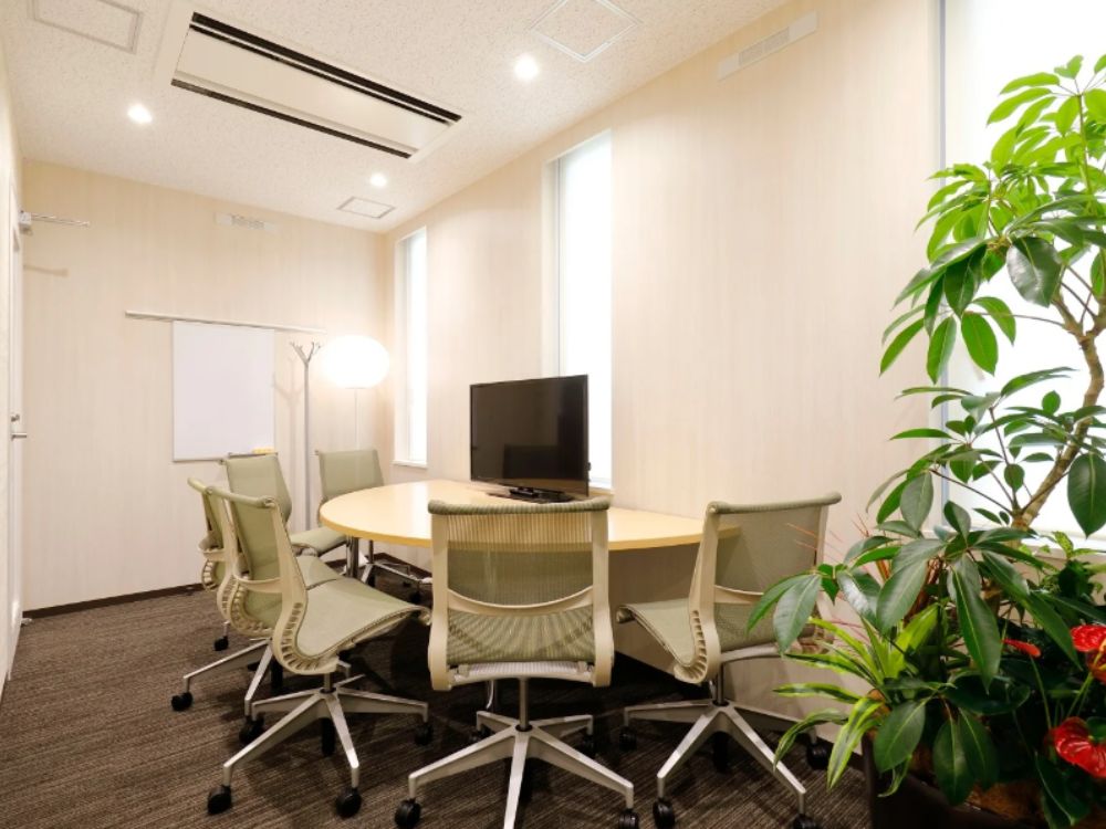 港区新橋の4名用オフィス物件（内幸町駅徒歩2分、10坪未満）