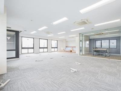 千代田区鍛冶町のセットアップオフィス物件（神田駅徒歩1分、約30坪）