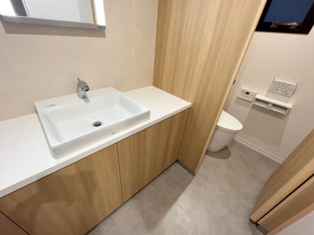 文京区本郷のセットアップオフィス物件（本郷三丁目駅徒歩3分、約40坪）