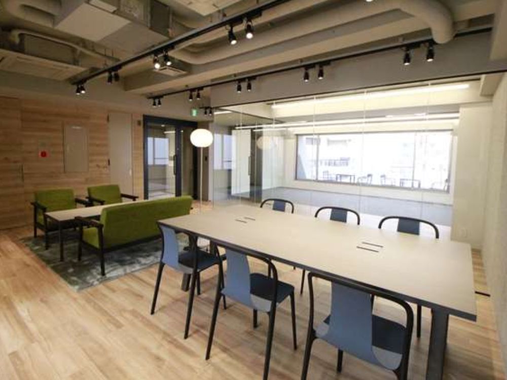 千代田区神田三崎町のリノベーションオフィス物件（水道橋駅徒歩1分、約35坪）