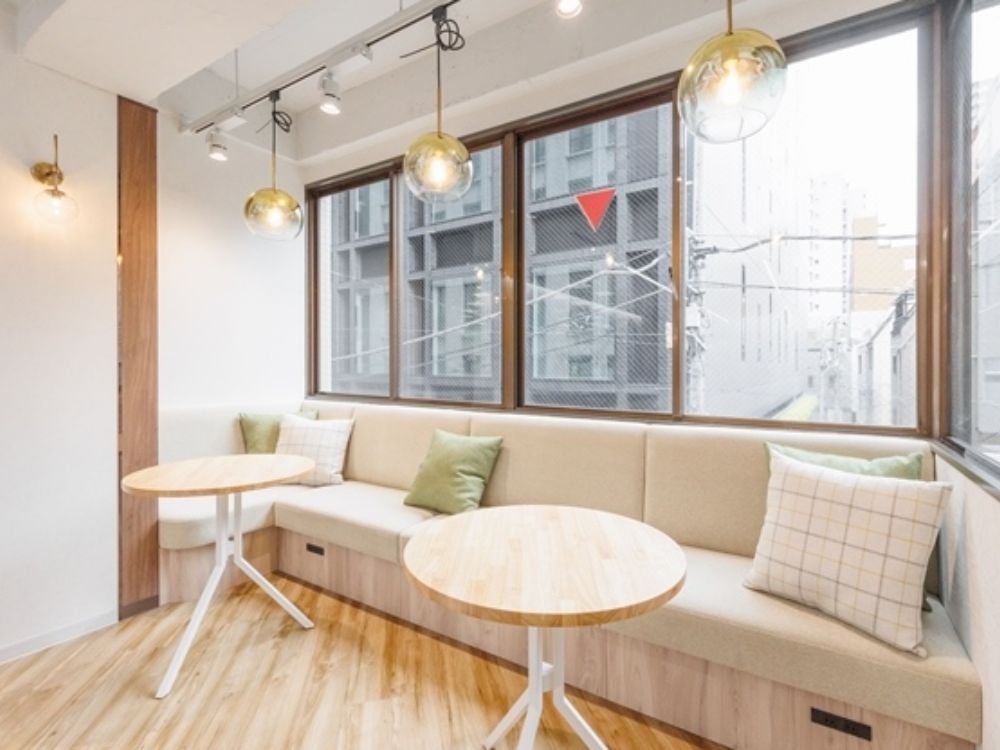 千代田区神田神保町のフルセットアップオフィス物件（神保町駅徒歩2分、約30坪）