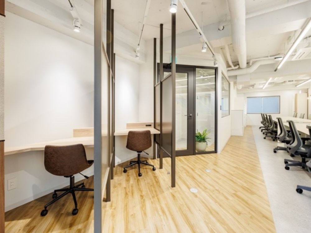 千代田区神田神保町のフルセットアップオフィス物件（神保町駅徒歩2分、約30坪）