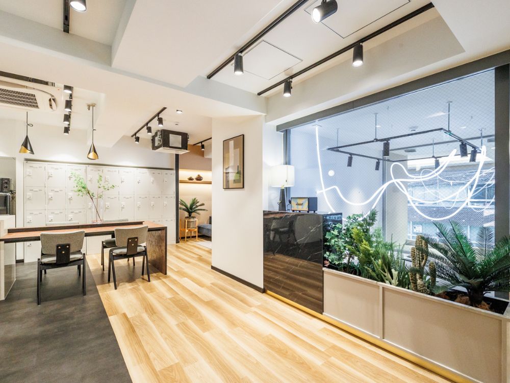 新宿区西新宿のセットアップオフィス物件（西新宿駅徒歩5分、約55坪）