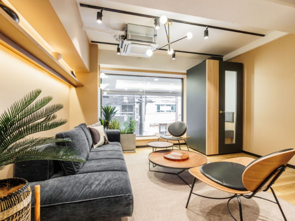 新宿区西新宿のセットアップオフィス物件（西新宿駅徒歩5分、約55坪）