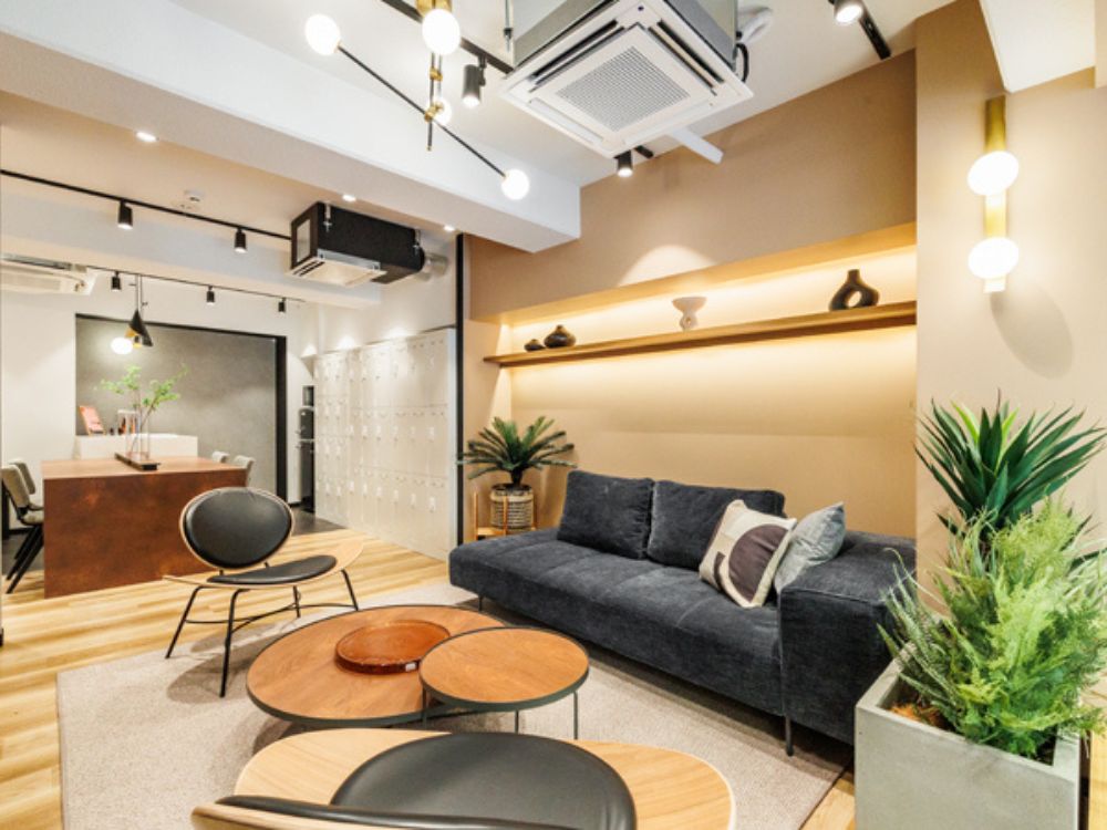 新宿区西新宿のセットアップオフィス物件（西新宿駅徒歩5分、約55坪）