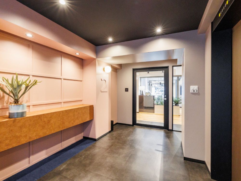 新宿区西新宿のセットアップオフィス物件（西新宿駅徒歩5分、約55坪）