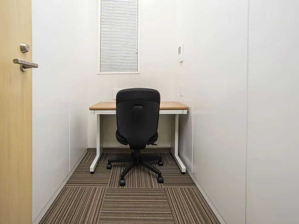 新宿区大久保の1名用オフィス物件（東新宿駅徒歩1分、10坪未満）