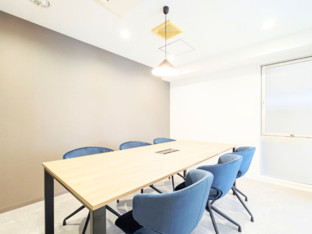 港区東新橋のセットアップオフィス物件（汐留駅徒歩2分、約30坪）