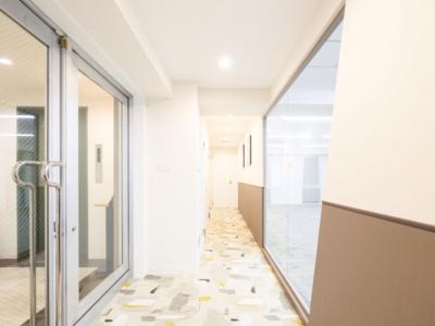 港区東新橋のセットアップオフィス物件(汐留駅徒歩2分、約30坪)