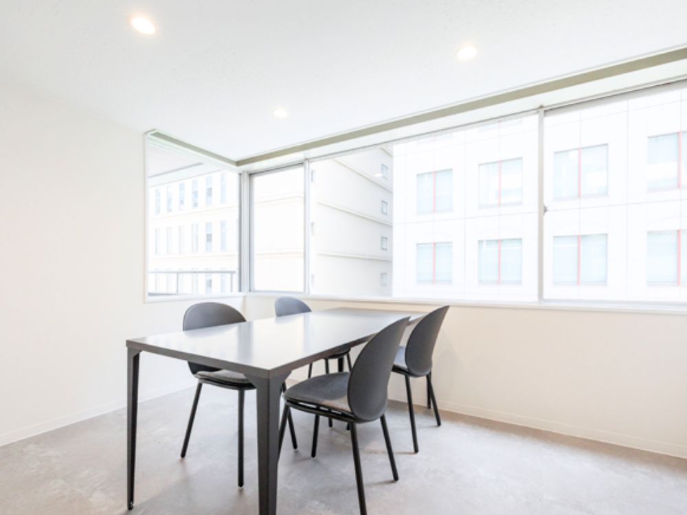 港区東新橋のセットアップオフィス物件（汐留駅徒歩2分、約30坪）