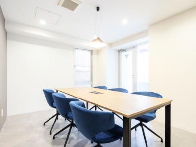 港区東新橋のセットアップオフィス物件(汐留駅徒歩2分、約30坪)