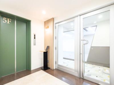 港区東新橋のセットアップオフィス物件(汐留駅徒歩2分、約30坪)