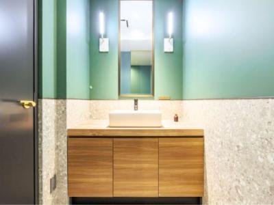 中央区日本橋久松町のセットアップオフィス物件（東日本橋駅徒歩4分、約60坪）