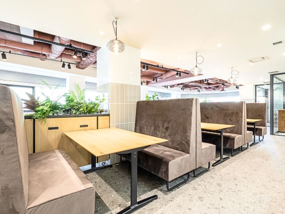 中央区日本橋久松町のセットアップオフィス物件（東日本橋駅徒歩4分、約60坪）