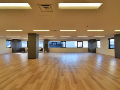 港区芝のセットアップオフィス物件（三田駅徒歩5分、約100坪）