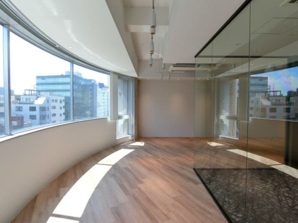 目黒区中目黒のセットアップオフィス物件（中目黒駅徒歩7分、約75坪）