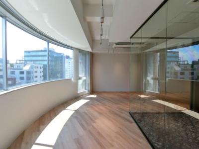 目黒区中目黒のセットアップオフィス物件(中目黒駅徒歩7分、約75坪)