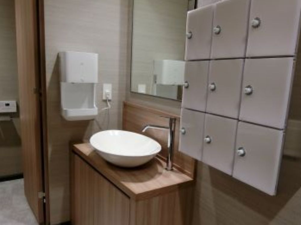 目黒区中目黒のセットアップオフィス物件（中目黒駅徒歩7分、約75坪）