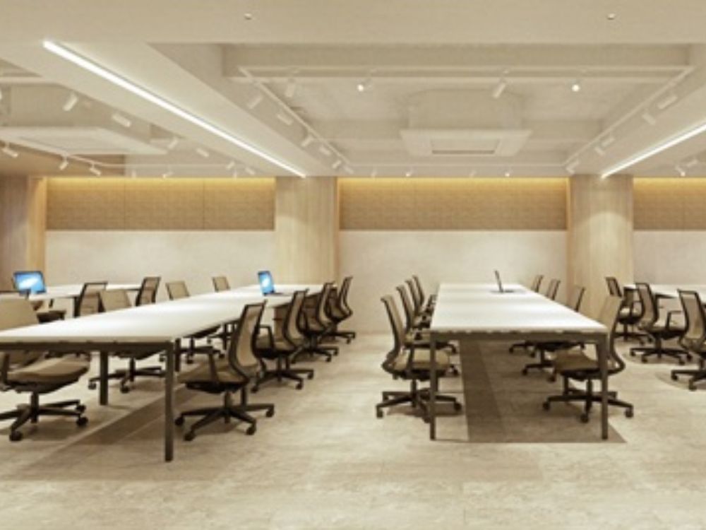 港区芝のフルセットアップオフィス物件（三田駅徒歩2分、約55坪）