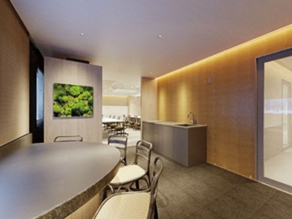 港区芝のフルセットアップオフィス物件（三田駅徒歩2分、約55坪）