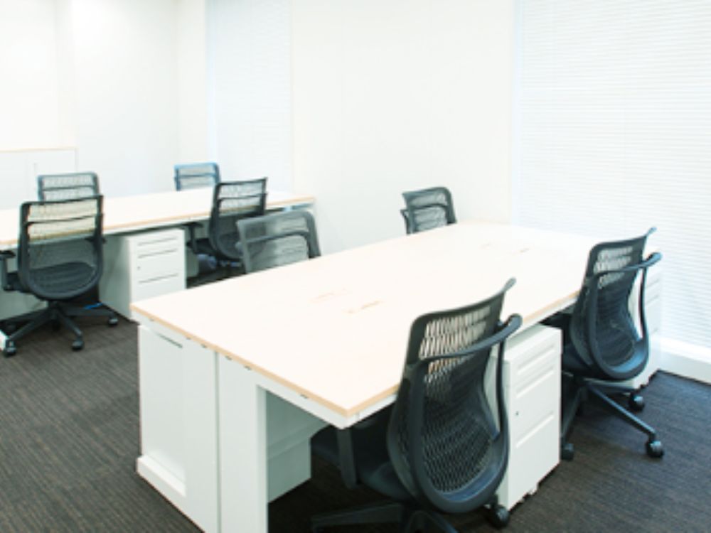 中央区八重洲の1-8名用オフィス物件（日本橋駅徒歩1分、10坪未満）