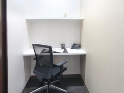 新宿区西新宿のオフィス物件(西新宿駅徒歩2分)