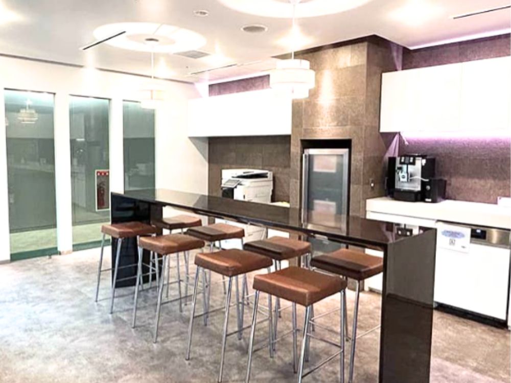 港区港南のオフィス物件（品川駅徒歩3分）