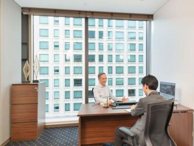 千代田区丸の内の1-3名用オフィス(二重橋前駅徒歩1分、10坪未満)