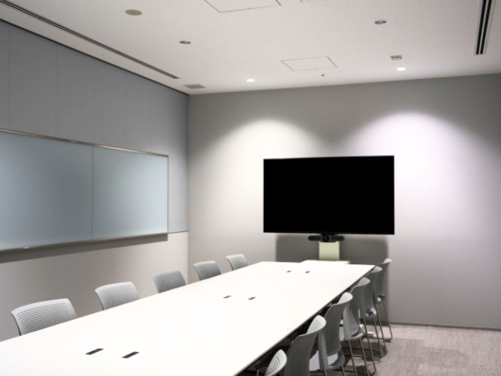 港区芝の5-6名用オフィス物件（三田駅徒歩1分、10坪未満）