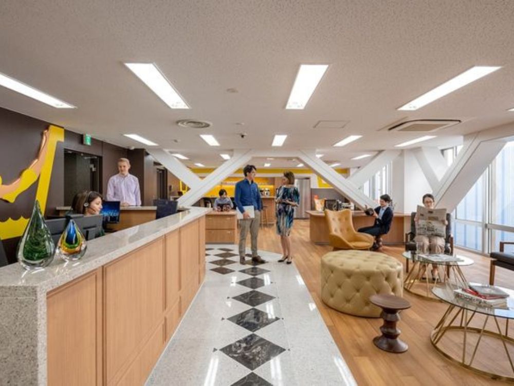 中央区日本橋室町の4-5名用オフィス物件（三越前駅徒歩1分、10坪未満）