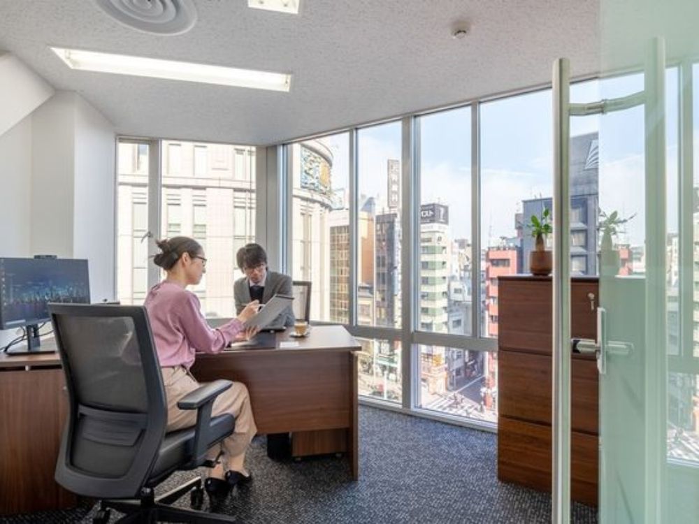 中央区日本橋室町の1-2名用オフィス物件（三越前駅徒歩1分、10坪未満）