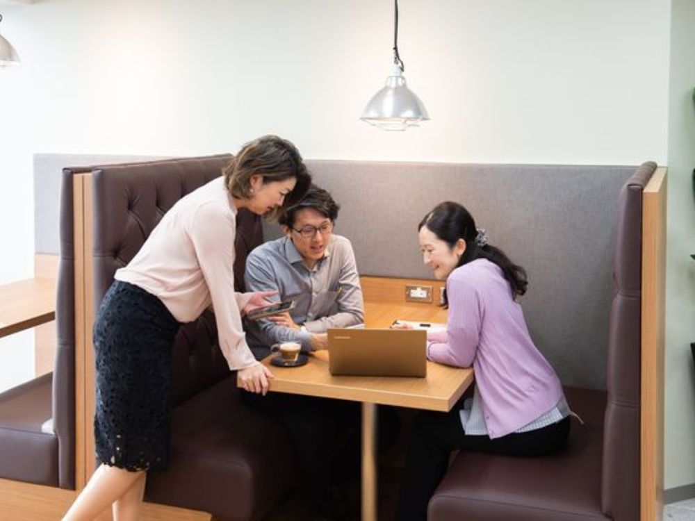 中央区日本橋室町の2-3名用オフィス物件（三越前駅徒歩1分、10坪未満）