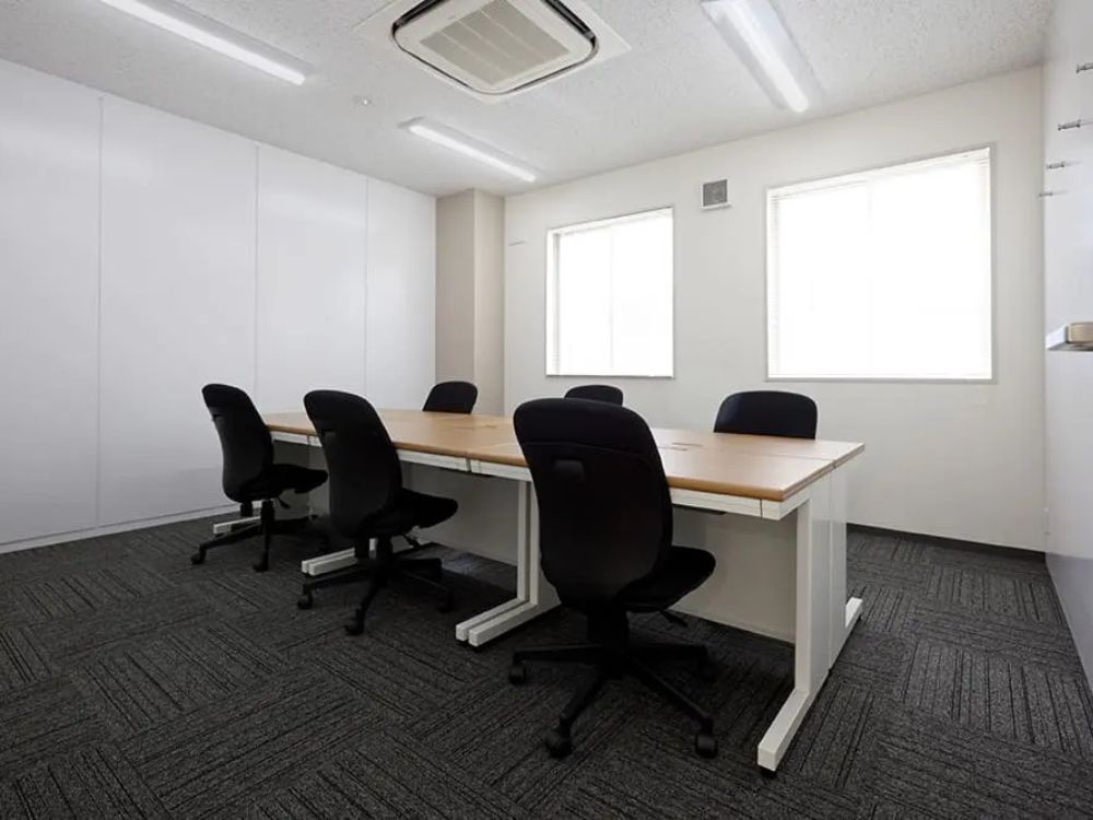 新宿区高田馬場の6-10名用オフィス物件（高田馬場駅徒歩1分、10坪未満）