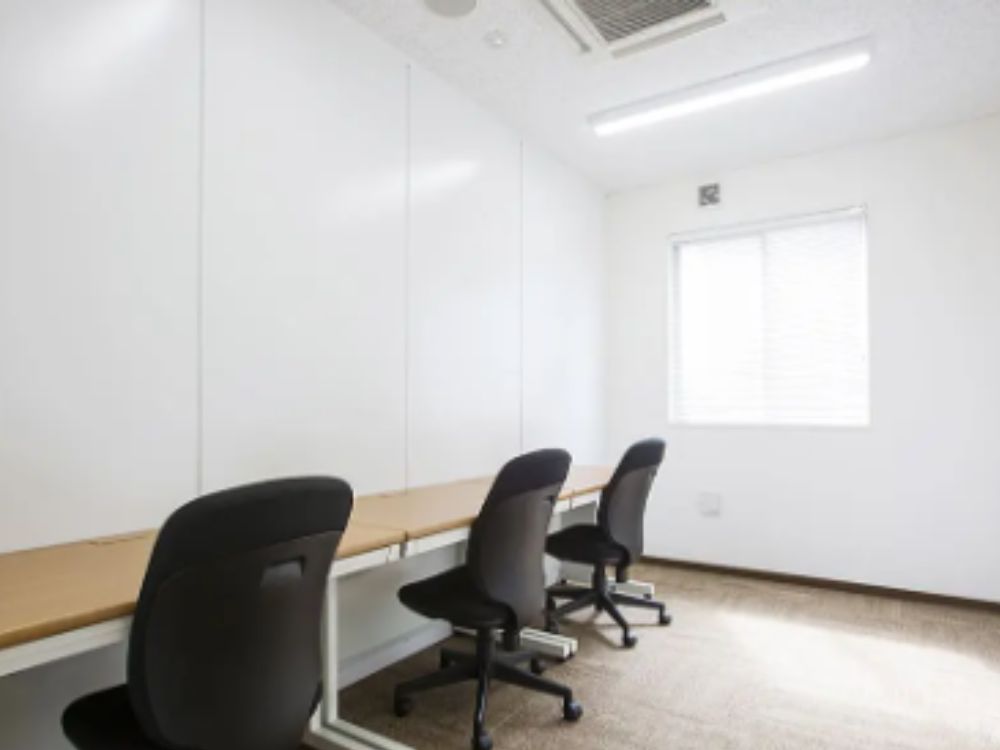 千代田区須田町の5名用オフィス物件（秋葉原駅徒歩3分、10坪未満）