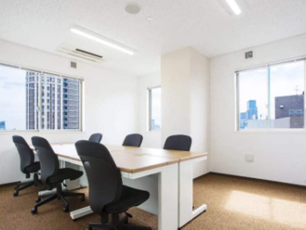 千代田区須田町の10名用オフィス物件（秋葉原駅徒歩3分、10坪未満）