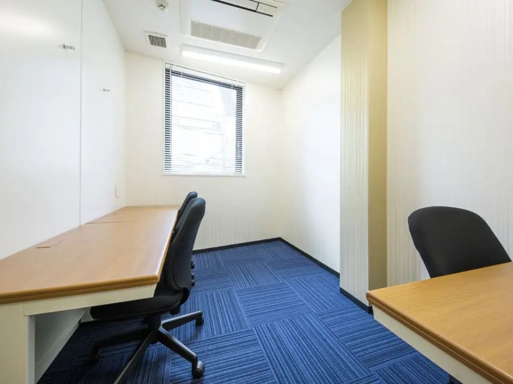 豊島区池袋の3-4名用オフィス物件（池袋駅徒歩1分、10坪未満）