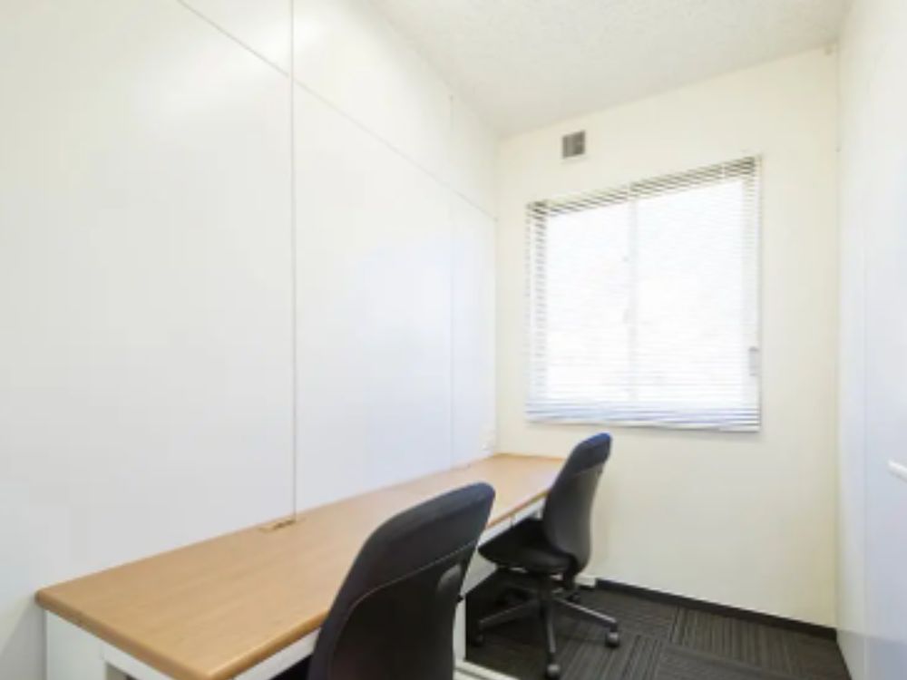 千代田区神田鍛冶町の2名用オフィス物件（神田駅徒歩2分、10坪未満）