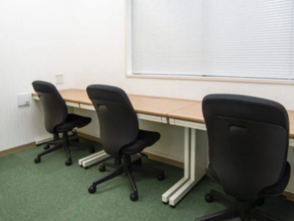 千代田区神田三崎町の3名用オフィス物件（水道橋駅徒歩2分、10坪未満）