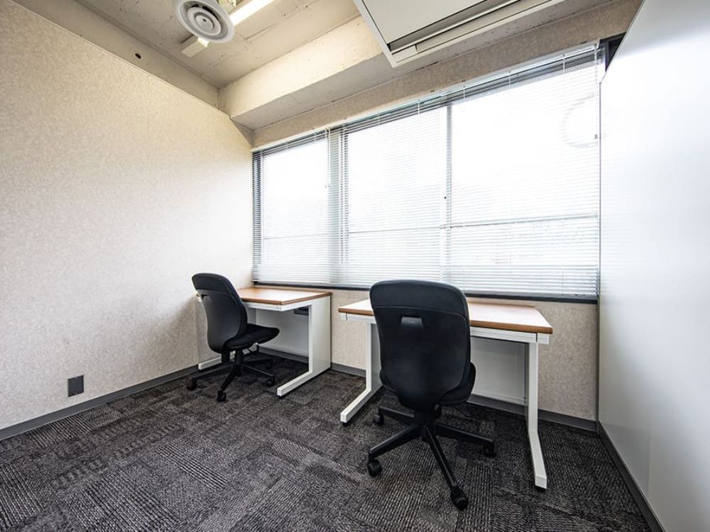 豊島区南大塚の2-3名用オフィス物件（大塚駅徒歩2分、10坪未満）