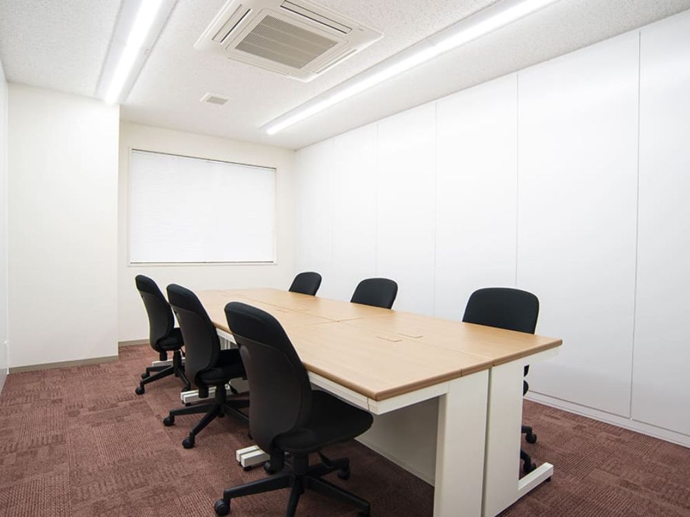港区赤坂の8名用オフィス物件（溜池山王駅徒歩4分、10坪未満）