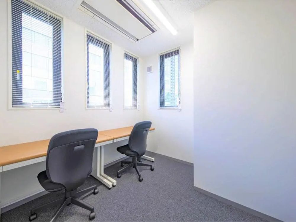 港区三田の2-3名用オフィス物件（赤羽橋駅徒歩4分、10坪未満）