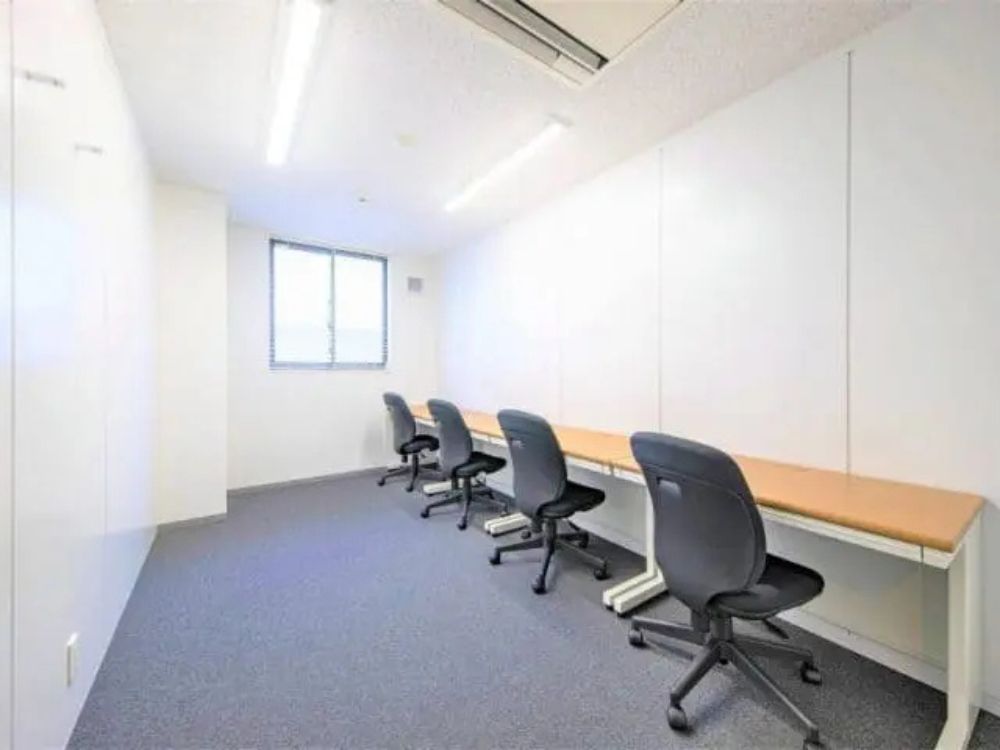 港区三田の4-6名用オフィス物件（赤羽橋駅徒歩4分、10坪未満）