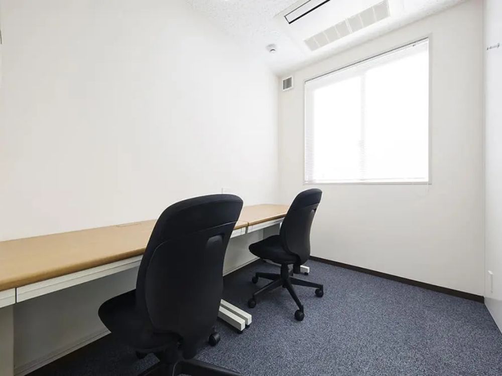 港区新橋の2名用オフィス物件（新橋駅徒歩3分、10坪未満）