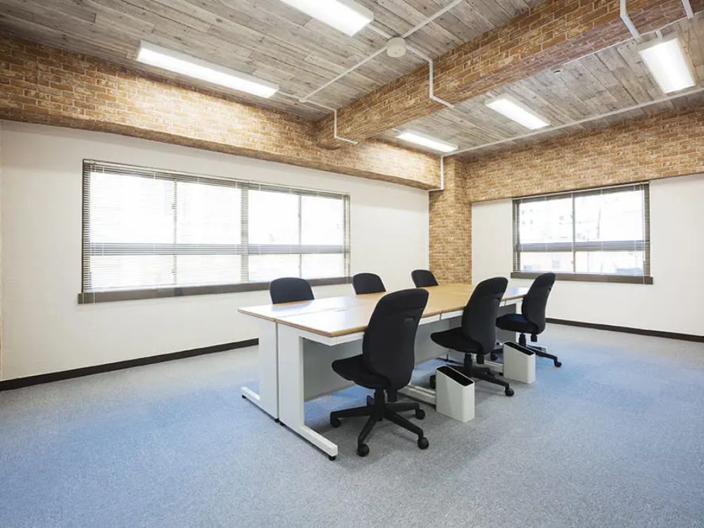 港区新橋の10-17名用オフィス物件（新橋駅徒歩3分、10坪未満）