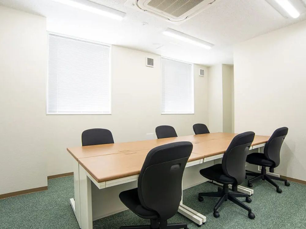 港区芝浦の9名用オフィス物件（田町駅徒歩6分、10坪未満）